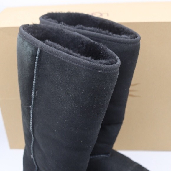 UGG Australia Classic Tall Black Kids Winter Sheepskin Boots Cozy Size 5 - Picture 3 of 16